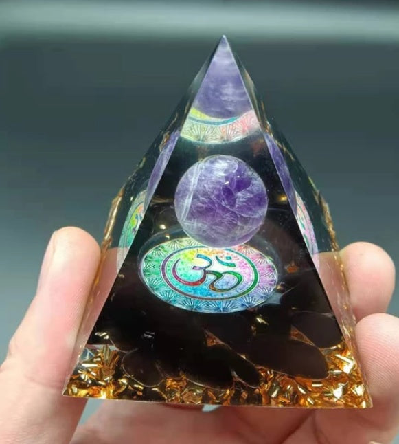 Pyramid Decoration Natural Crystal Spiritual Resin Craft