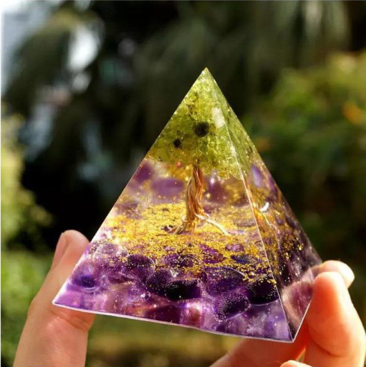 Pyramid Decoration Natural Crystal Spiritual Resin Craft